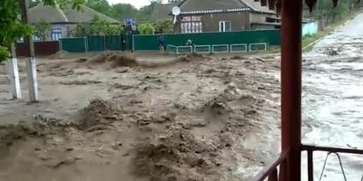 Негода на Одещині: вода зруйнувала дороги й затопила будинки – відео