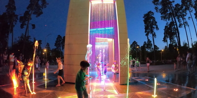 У київському парку повноцінно запустили новий світловий фонтан