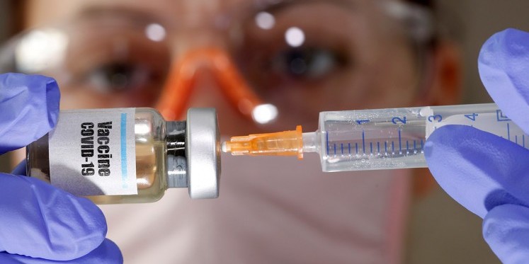 Вакцина проти коронавірусу може бути готова до кінця року - єврокомісар