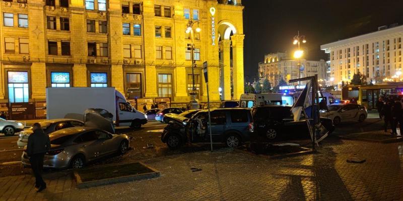 Жахлива ДТП на Майдані з загиблими. Пряма трансляція