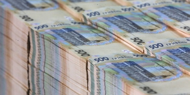 У Києві працівниця банку викрала у клієнтів 12,3 мільйона