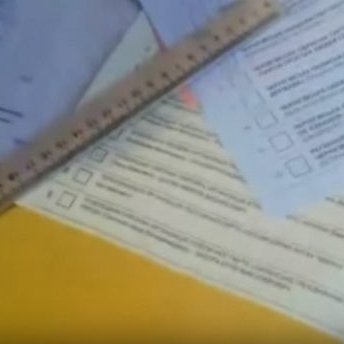 На Чернігівщині член комісії видавав заповнені бюлетені (відео)