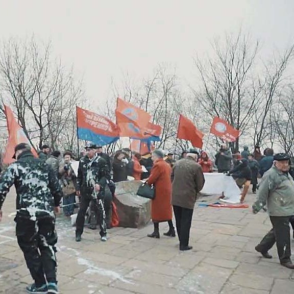 У Києві сталася сутичка між «азовцями» та комуністами (відео)