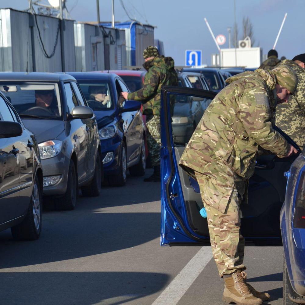 Росіяни заблокували відкриття пункту пропуску на Луганщині
