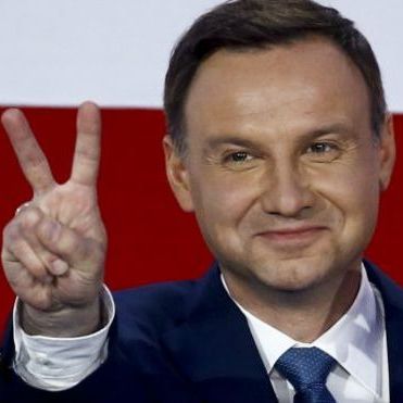 Президент Польщі закликав НАТО продемонструвати Росії свою силу і єдність