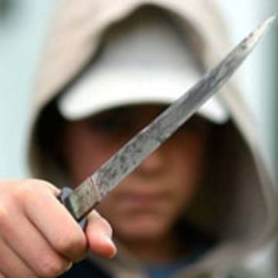 У Києві неповнолітній «на спір» пограбував та зґвалтував жінку