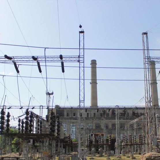 Хто і як оплачує постачання електрики в окуповані міста Луганщини