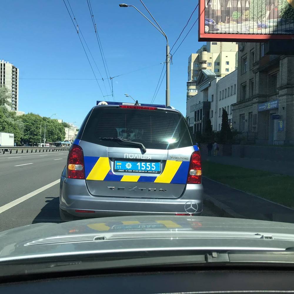 Соцмережі обурені через нахабну поведінку поліції у Києві (відео)