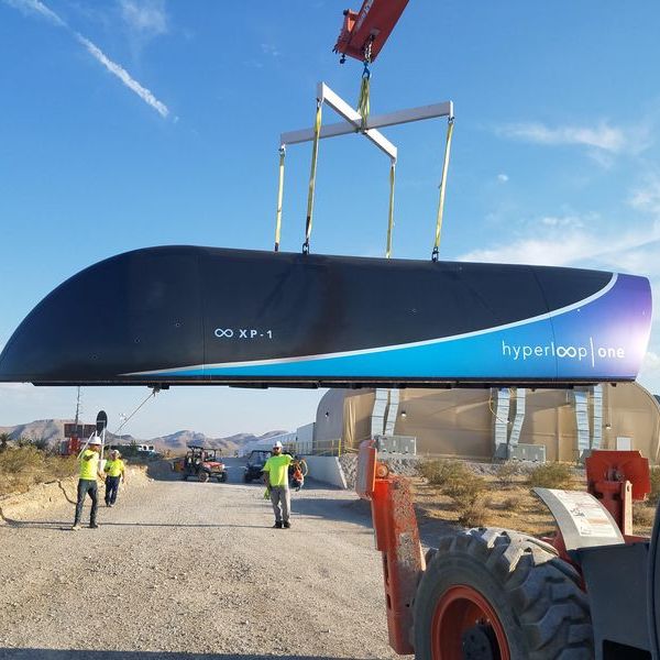 Hyperloop One провела перші повноцінні випробування вакуумного поїзда (відео)