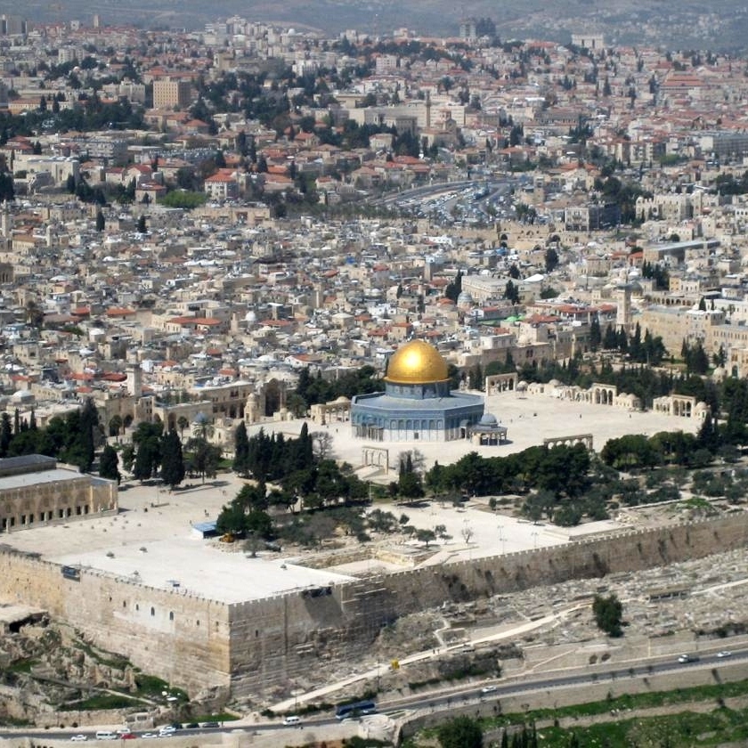 Теракт у святому місці: У Єрусалимі розстріляли поліцейських (відео)
