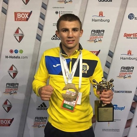 Український боксер Хижняк визнаний НОК кращим спортсменом місяця