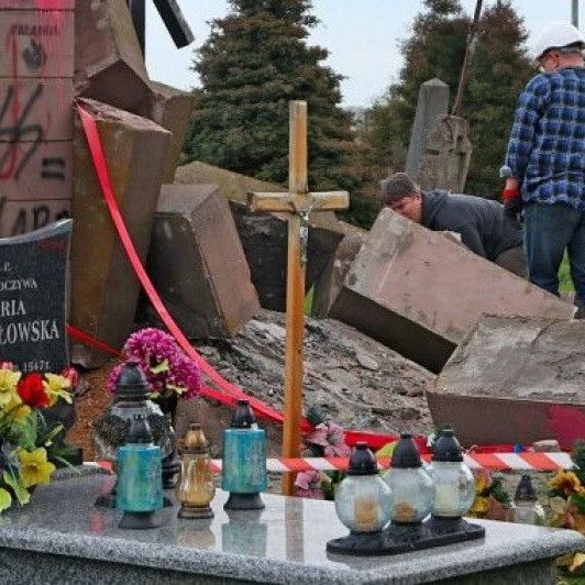 У Польщі рештки демонтованого пам’ятника УПА використали для будівництва дороги