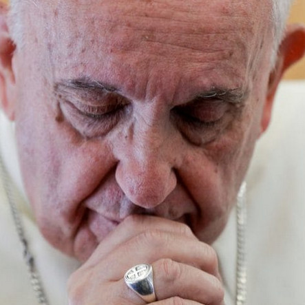 Папа Римський згадав у молитві жертв Голодоморів в Україні