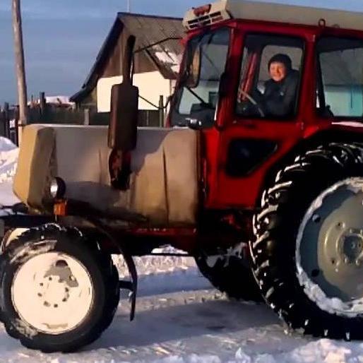 На Тернопільщині чоловік вкрав у комунальників трактор, щоб розчистити від снігу рідне село