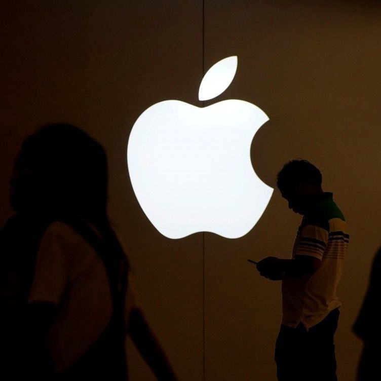 Інвестори Apple закликали компанію боротися із залежністю дітей від смартфонів