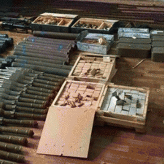 На Луганщині в житловому будинку виявлено потужний арсенал зброї