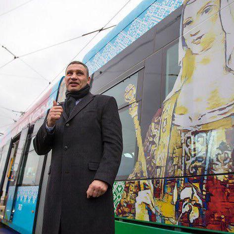 Кличко проїхався новим трамваєм PESA, партія яких надійшла до столиці наприкінці минулого року