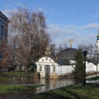 Скандал навколо «монастиря» УПЦ МП біля Десятинної церкви: неочікувана заява від Генпрокуратури