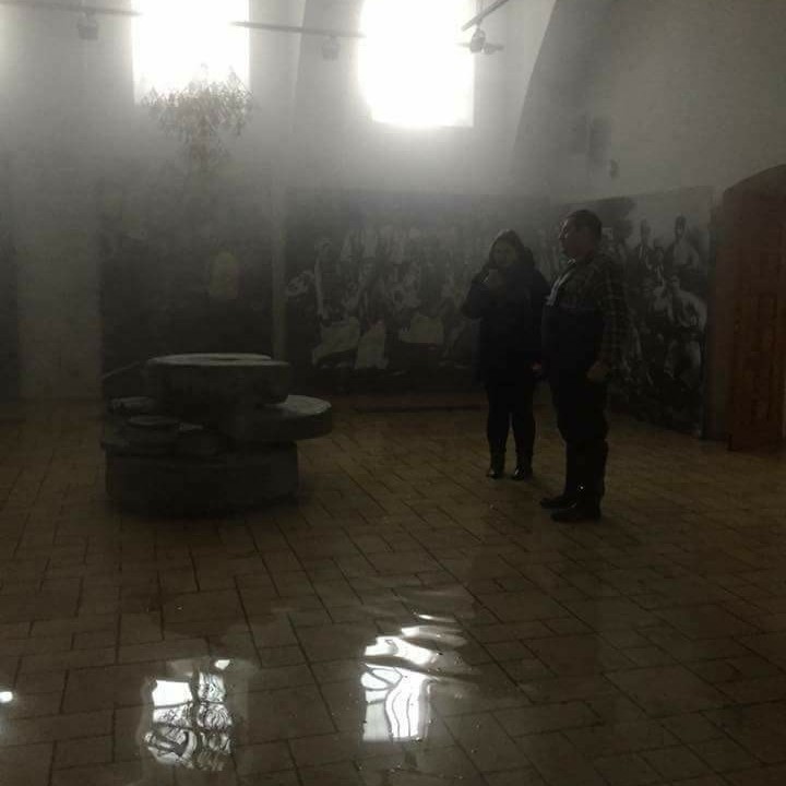 Аварія в музеї Івана Гончара: вода відкачується, але продовжує прибувати