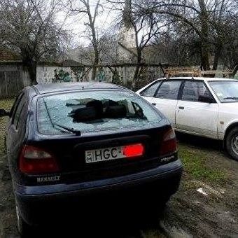 На Закарпатті повідомили про масове пошкодження угорських автомобілів та підпали магазинів