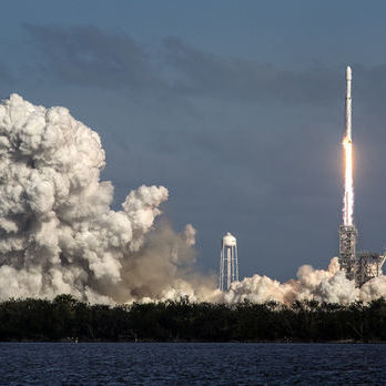 Компанія SpaceX запустила ракету Falcon 9 із космічним кораблем Dragon