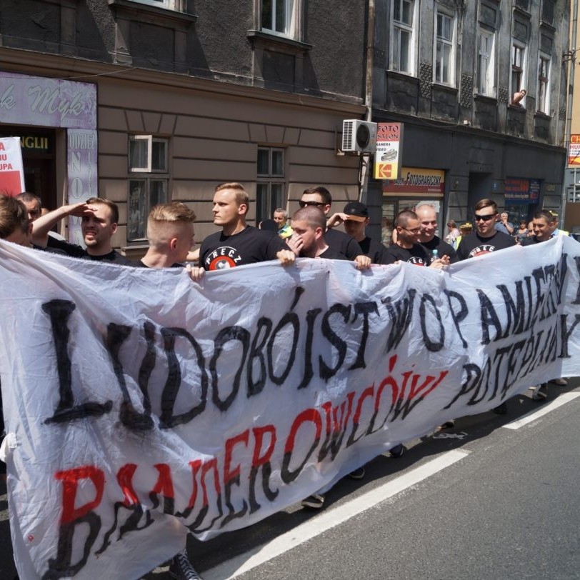 Польський суд засудив на півроку поляка за антибандерівські стікери