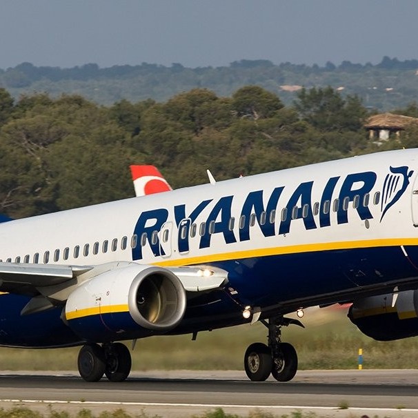Порошенко не виключив, що Ryanair почне літати в Україну раніше