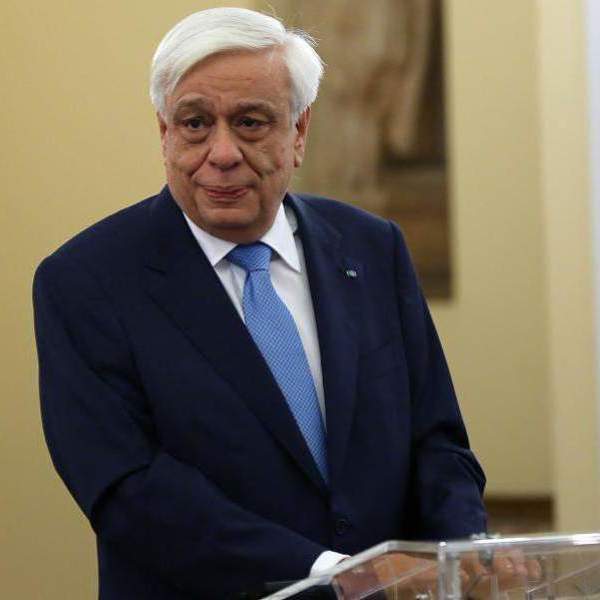 Президенту Греції зробили операцію на серці