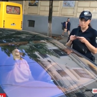 Крив матом і крутив дулі: у Києві спіймали автохама на Bentley (відео)