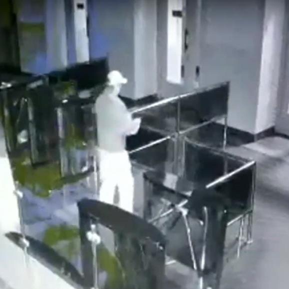 Опубліковано відео нападу на міськраду Харкова (відео)