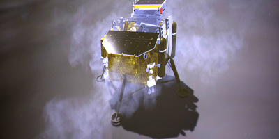 Китайський космічний апарат «Чан'е-4» надіслав перший знімок зі зворотного боку Місяця