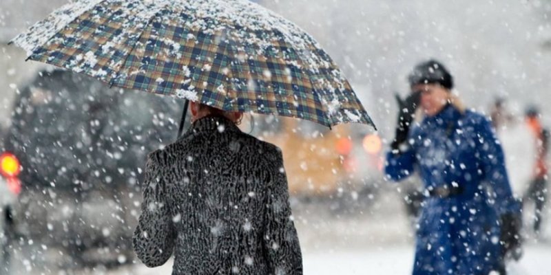 Прогноз погоди: зниження температури повітря, дощ і мокрий сніг