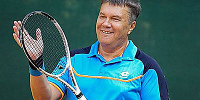 Янукович розповів, як він послизнувся під час тенісу