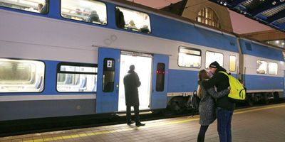 УЗ призначила 7 додаткових поїздів на Великдень