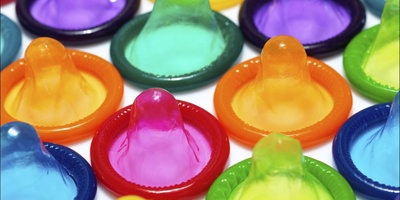 В Аргентині випустили презервативи, які можна відкрити тільки вдвох (відео)