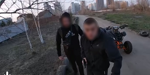 У Києві поліцейський з братом відкрили стрілянину по водію
