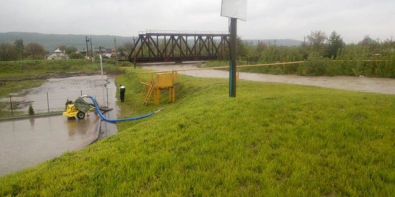 Внаслідок гроз в Івано-Франківській області затоплено понад 100 господарств