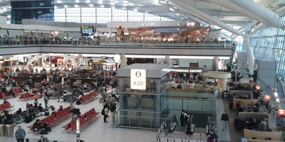 В аеропорту Лондона 12-річний хлопчик без квитка потрапив на борт літака