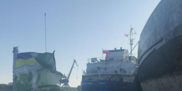 Зеленський особисто прийняв рішення затримати російський танкер  - журналіст
