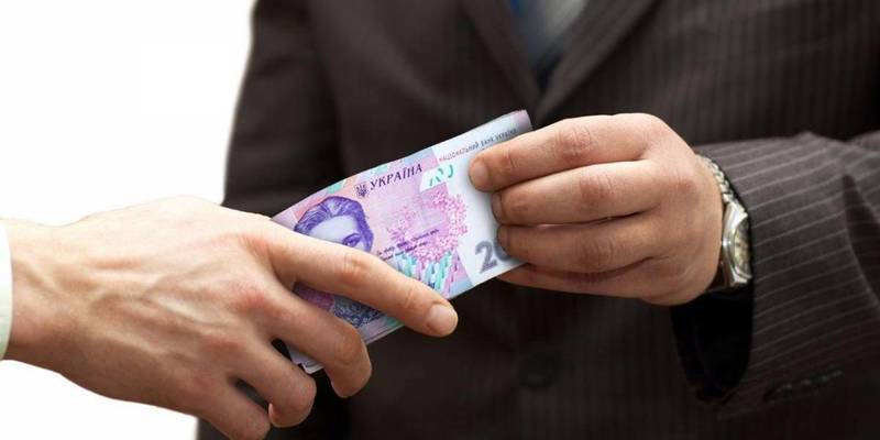 10% від награбованого, – у Зеленського пропонують платити викривачам корупції