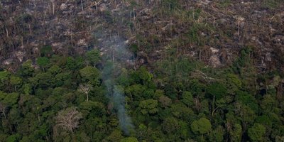 Масштабні пожежі в Амазонії: президент Бразилії відмовився від допомоги G7 (фото)
