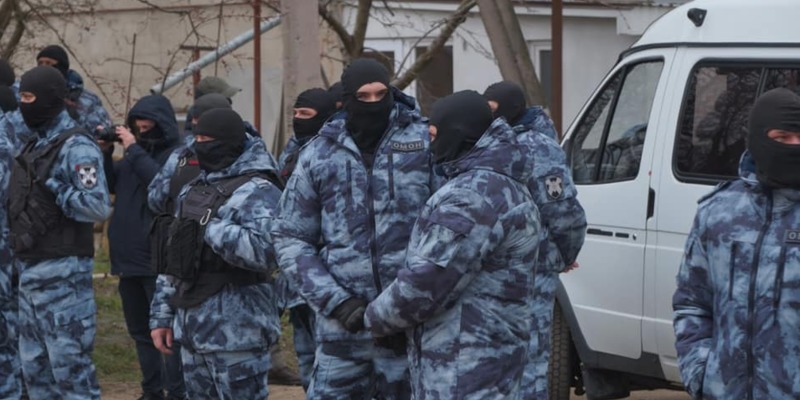 У Криму знову проходять обшуки у кримських татар