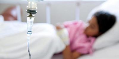 Через отруєння шаурмою під Одесою в лікарні перебувають 18 осіб, серед них четверо дітей