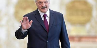 Лукашенко пообіцяв користуватися лише білоруською косметикою