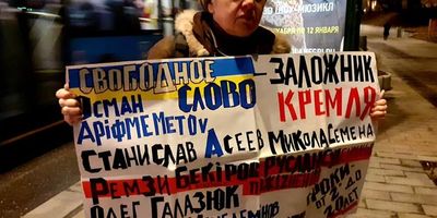 У Москві активісти вийшли на акцію підтримки затриманих кримських журналістів
