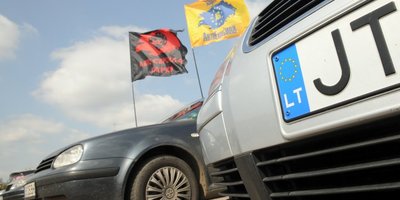 Рада має намір відтермінувати штрафи для власників авто на єврономерах до початку 2020 року