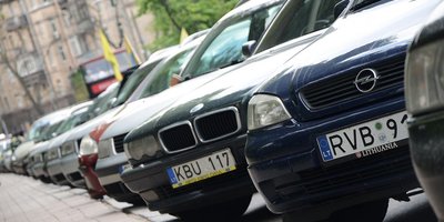 Депутати відтермінували штрафи для власників авто на єврономерах до початку 2020 року