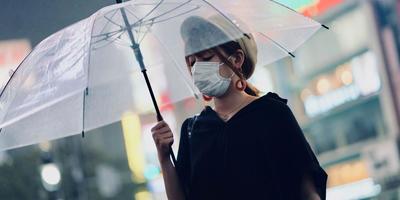 Спалах смертельної пневмонії в Китаї: коронавірус шириться світом