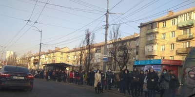 У Києві, Харкові, Одесі маршрутки забиті, люди без масок: як в Україні порушують карантин