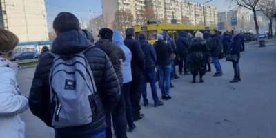 Влада Києва пообіцяла розвозити на роботу медиків і поліцейських